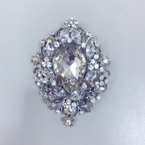 Gorgeous brosh and pendant in one